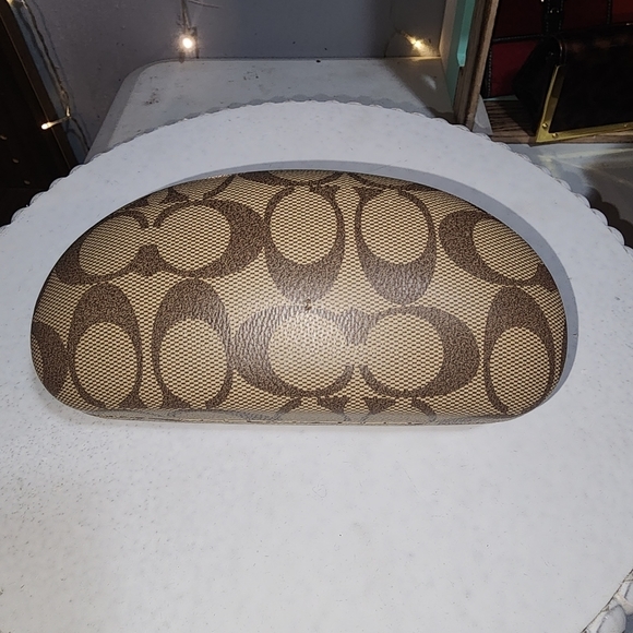 Coach glasses case - Picture 3 of 6